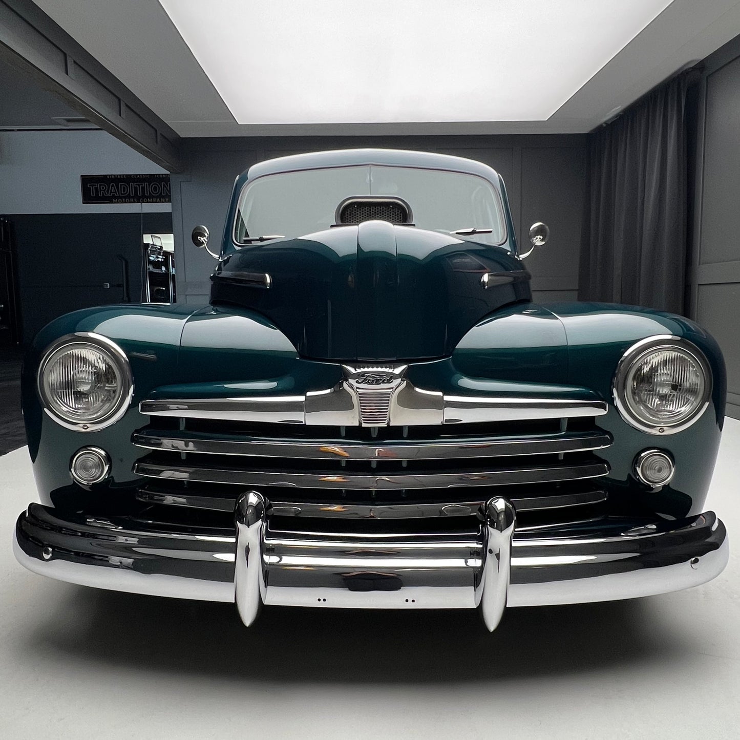 1948 Ford Super Deluxe